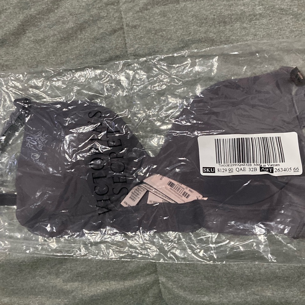 Victorias Secret wireless push-up , still in package! Tags still on!